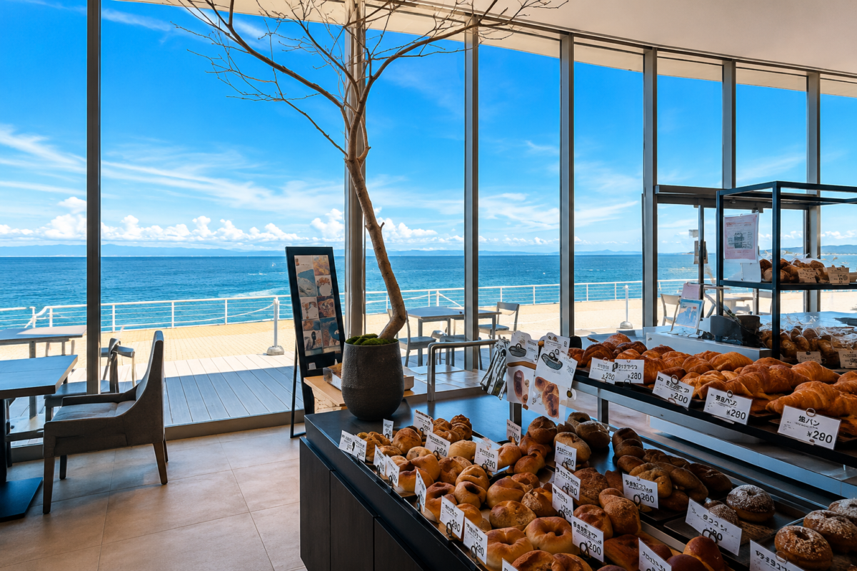 vue sur la mer depuis une boulangerie a awaji
