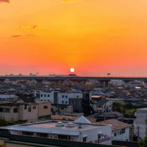 coucher de soleil dans le sud d osaka avec vue sur les maisons japonaises