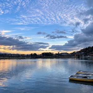 lac à kyoto à la fin de la journée